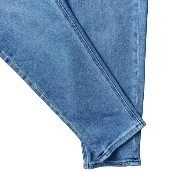 AMERICAN EAGLE High-Waisted Stretch Mom Jeans - Size 2 - Picture 4 of 10